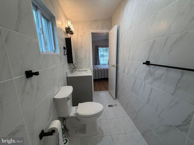 22 VINTAGE LN, Honey Brook, PA 19344