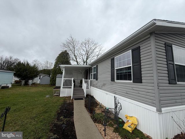 22 VINTAGE LN, Honey Brook, PA 19344