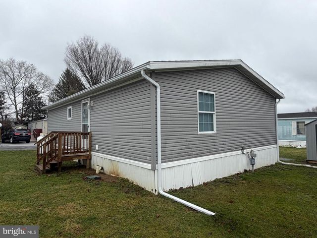 22 VINTAGE LN, Honey Brook, PA 19344