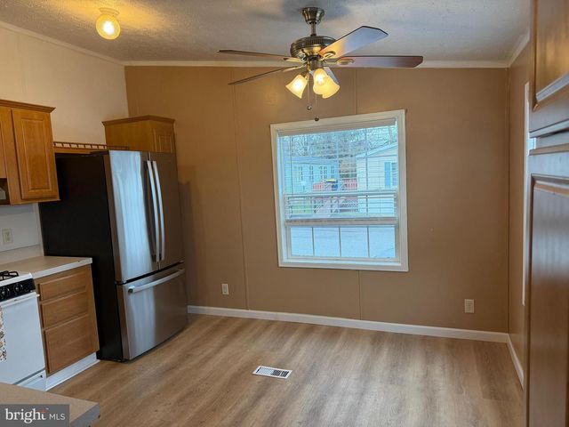 22 VINTAGE LN, Honey Brook, PA 19344