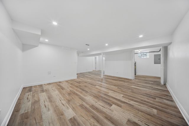 6226 N La Crosse Avenue, Chicago, IL 60646