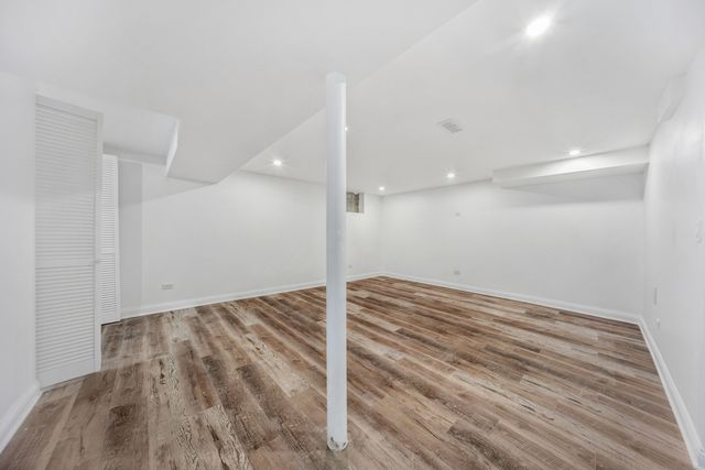 6226 N La Crosse Avenue, Chicago, IL 60646