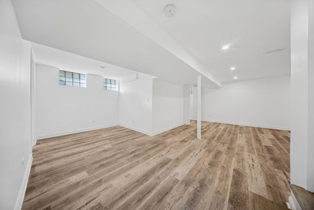 6226 N La Crosse Avenue, Chicago, IL 60646