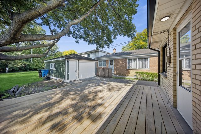 6226 N La Crosse Avenue, Chicago, IL 60646