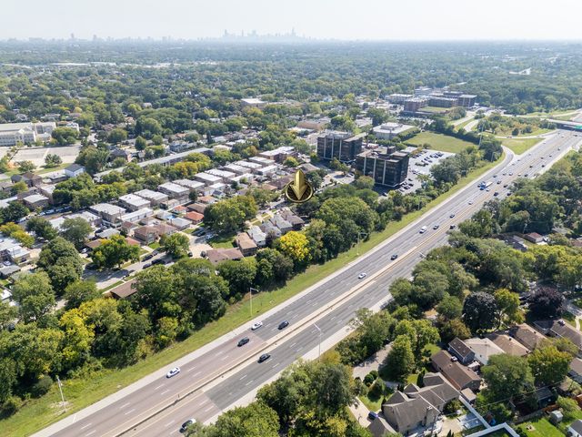 6226 N La Crosse Avenue, Chicago, IL 60646