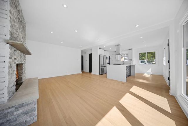 6226 N La Crosse Avenue, Chicago, IL 60646