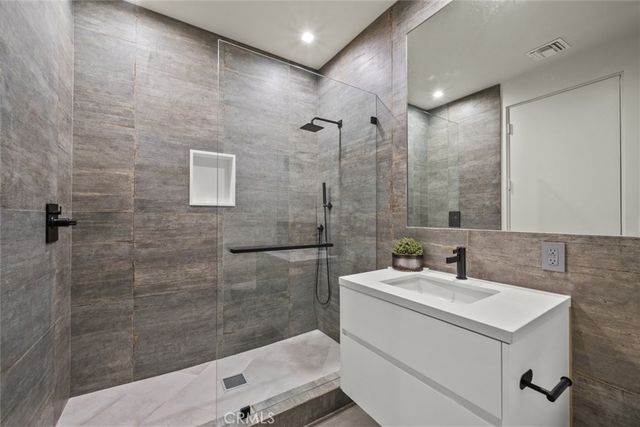 18177 Knoll Hill, Granada Hills, CA 91344