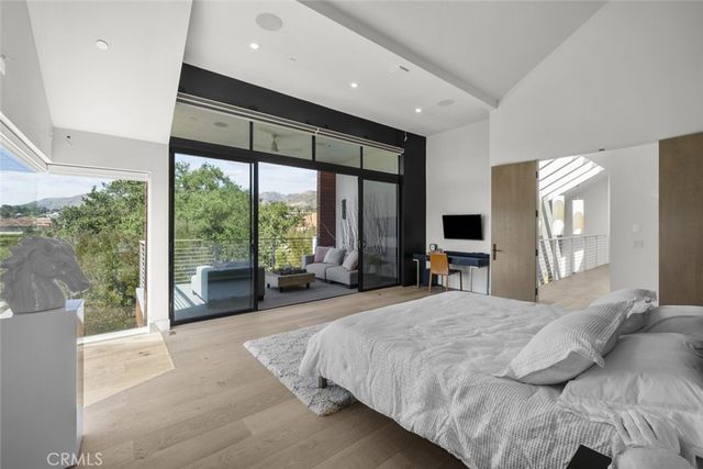 18177 Knoll Hill, Granada Hills, CA 91344