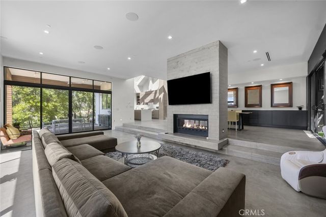 18177 Knoll Hill, Granada Hills, CA 91344