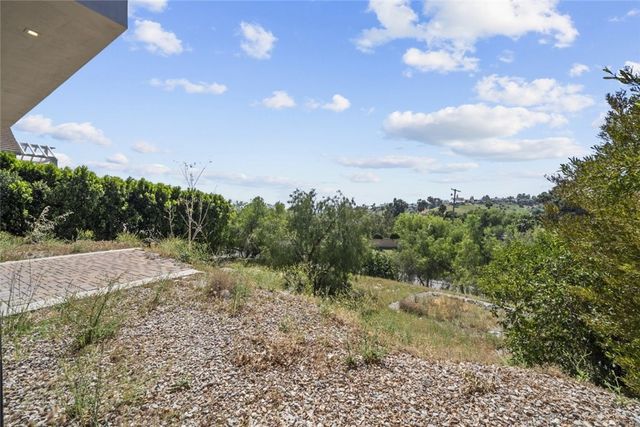 18177 Knoll Hill, Granada Hills, CA 91344