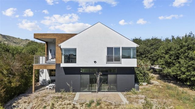 18177 Knoll Hill, Granada Hills, CA 91344