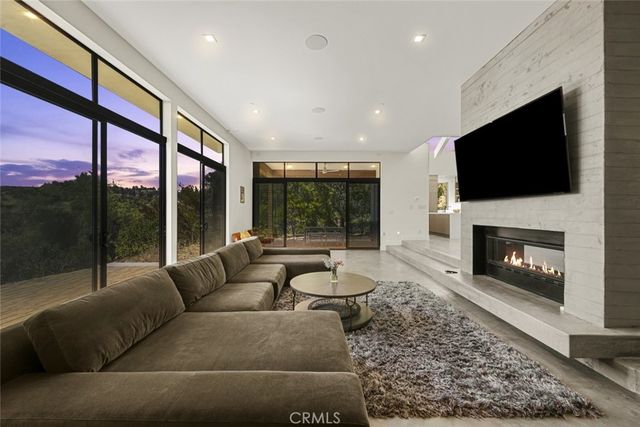 18177 Knoll Hill, Granada Hills, CA 91344