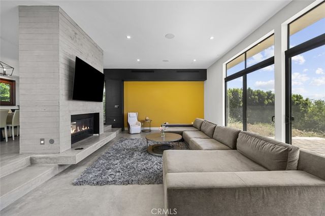 18177 Knoll Hill, Granada Hills, CA 91344