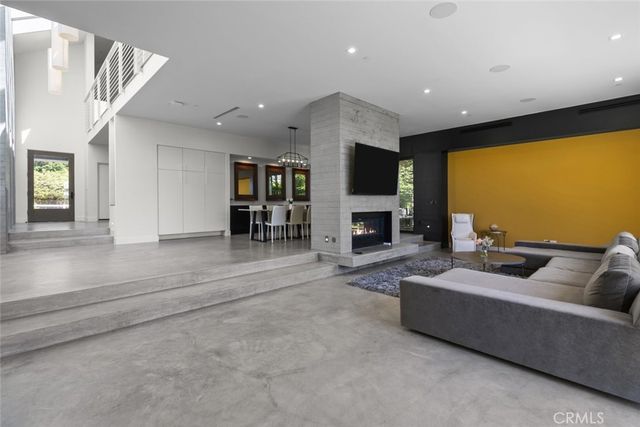 18177 Knoll Hill, Granada Hills, CA 91344