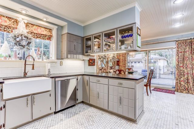 450 S GOODLETT ST, Memphis, TN 38117