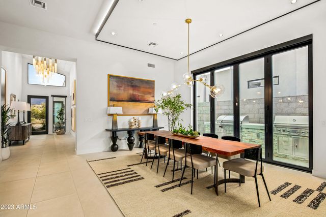 37200 N CAVE CREEK Road 1042, Scottsdale, AZ 85262