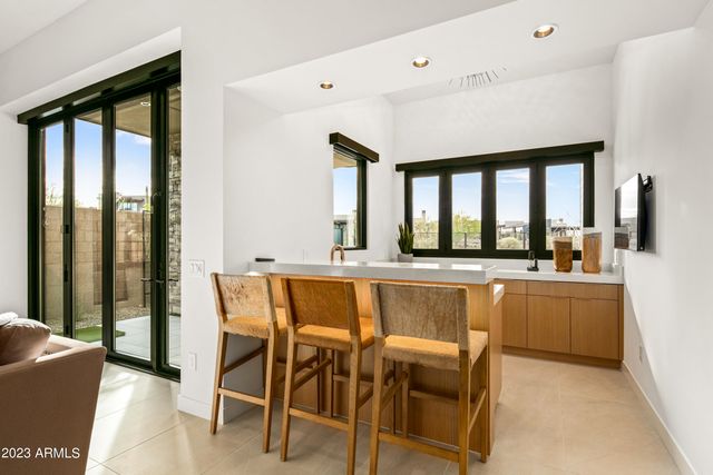 37200 N CAVE CREEK Road 1042, Scottsdale, AZ 85262