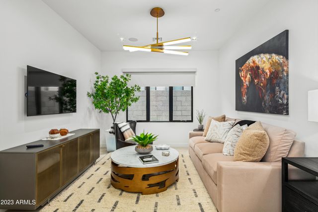 37200 N CAVE CREEK Road 1042, Scottsdale, AZ 85262