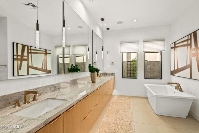 37200 N CAVE CREEK Road 1042, Scottsdale, AZ 85262