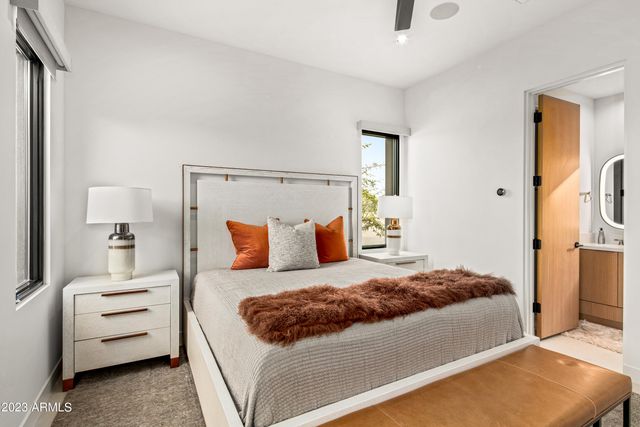 37200 N CAVE CREEK Road 1042, Scottsdale, AZ 85262