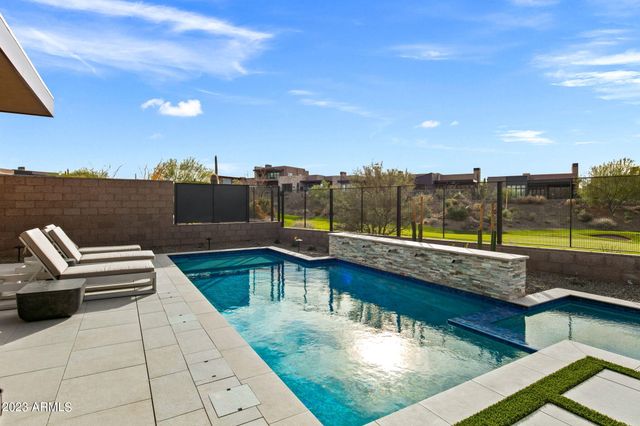 37200 N CAVE CREEK Road 1042, Scottsdale, AZ 85262