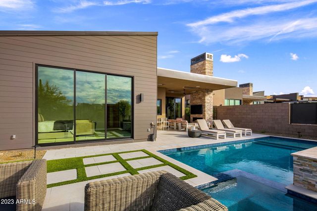 37200 N CAVE CREEK Road 1042, Scottsdale, AZ 85262