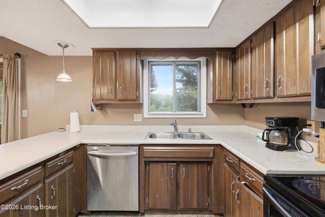 3 Richardson Ct, Frankfort, KY 40601
