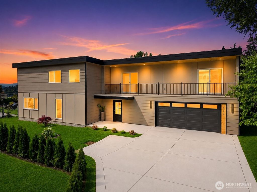 228 SW 183rd Street, Normandy Park, WA 98166