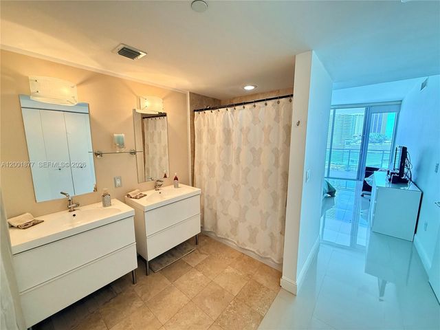 350 S Miami Avenue 1601, Miami, FL 33130