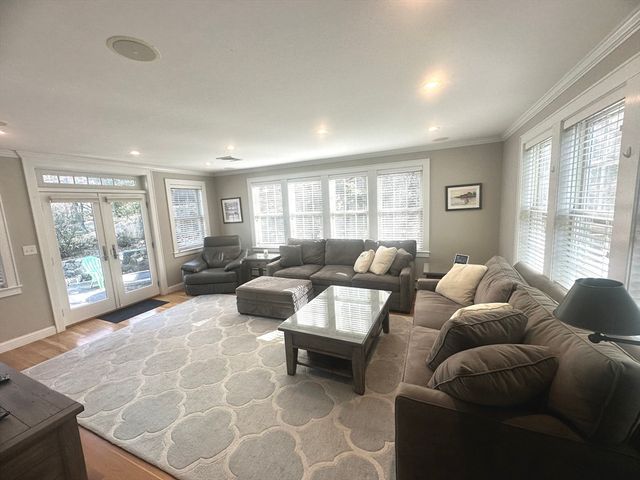 164 Florence Rd -, Waltham, MA 02453