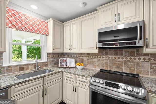 2124 Hawthorne Point, Marietta, GA 30062