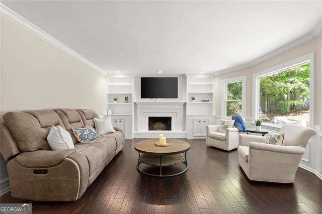 2124 Hawthorne Point, Marietta, GA 30062