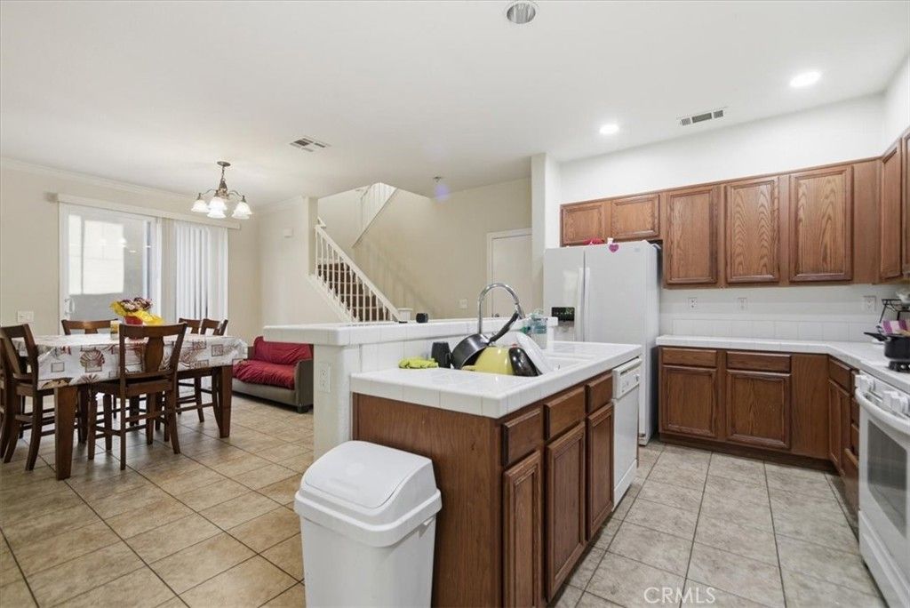 Image 9 of property listing at 38202 Mendocino Way, Palmdale, CA 93550