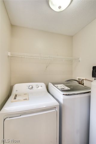 2325 Lakeside Drive, Lakemore, OH 44250