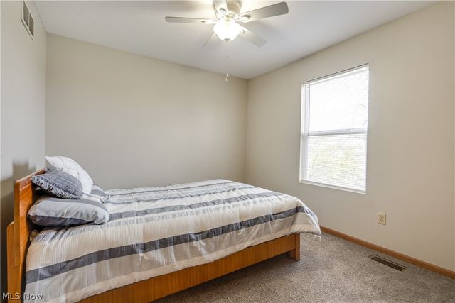 2325 Lakeside Drive, Lakemore, OH 44250