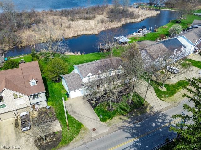 2325 Lakeside Drive, Lakemore, OH 44250