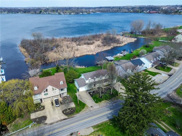 2325 Lakeside Drive, Lakemore, OH 44250