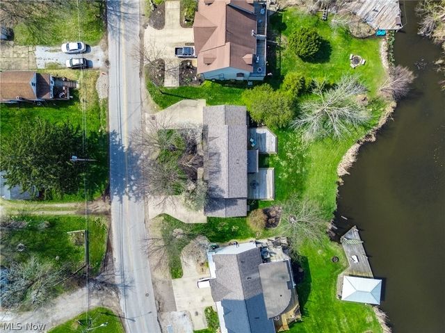 2325 Lakeside Drive, Lakemore, OH 44250