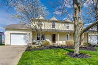 2325 Lakeside Drive, Lakemore, OH 44250
