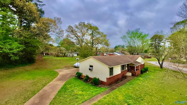 2115 NW Lynn Road, Huntsville, AL 35801