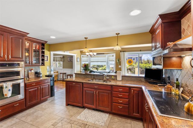 80 Palmer Drive, Sayville, NY 11782