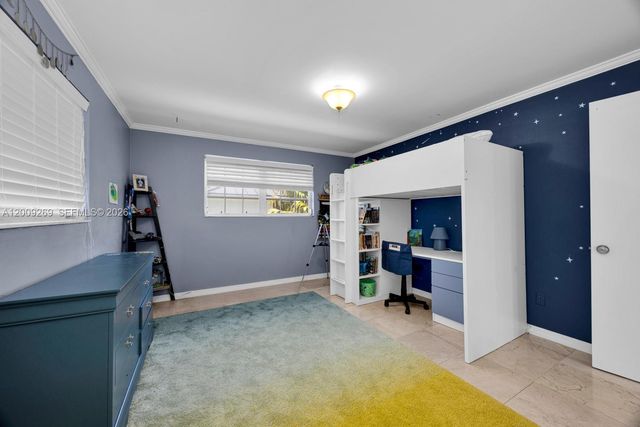 8900 SW 159th Ter, Palmetto Bay, FL 33157