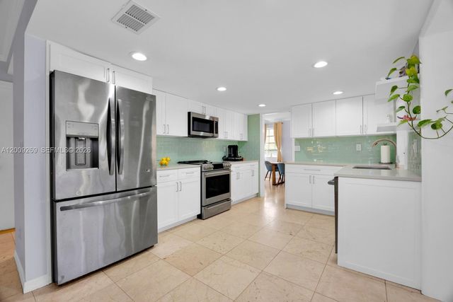 8900 SW 159th Ter, Palmetto Bay, FL 33157