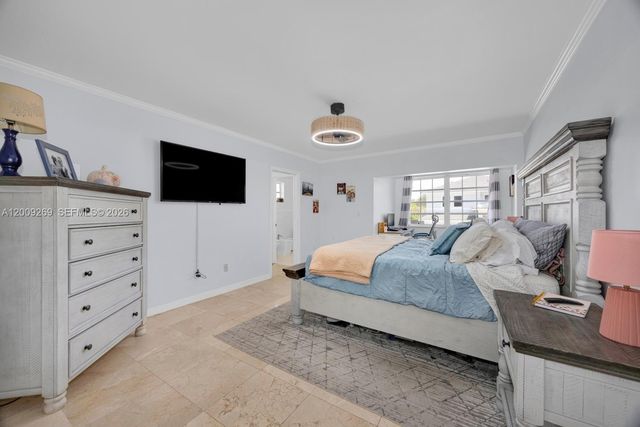 8900 SW 159th Ter, Palmetto Bay, FL 33157