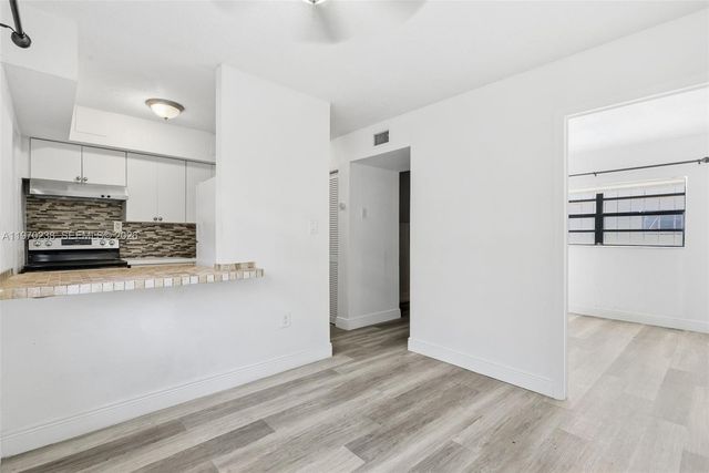 1542 NW 35th St, Miami, FL 33142