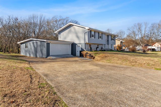 6933 Love Lane, Hixson, TN 37343
