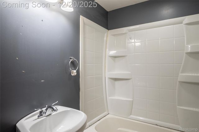 1580 Liberty Street, Lapeer, MI 48446