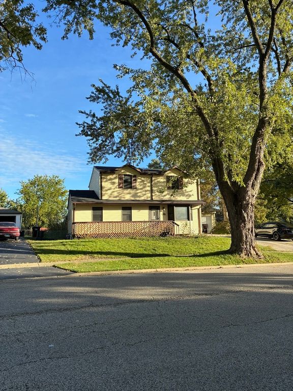 1040 Larkdale Row, Wauconda, IL 60084 — photo 2