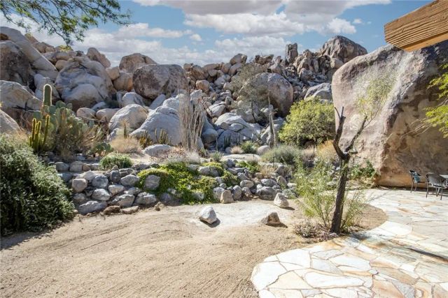 66075 Foothill, Joshua Tree, CA 92252