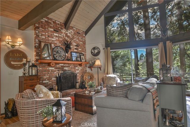 307 Pioneer Road, Lake Arrowhead, CA 92352